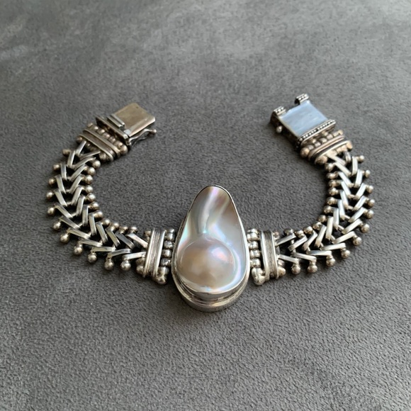 Sarrah Jewelry - Gorgeous Sterling Silver Edgy Statement Bracelet